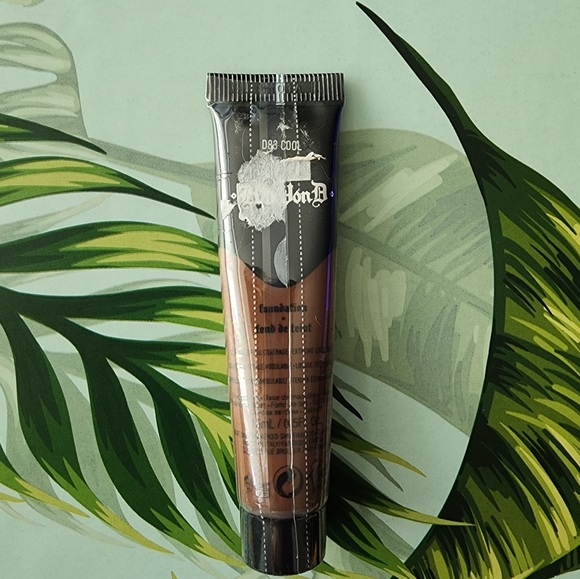 KVD Beauty Mini D83 COOL Lock It Full Coverage Matte Liquid Foundation - Picture 2 of 3